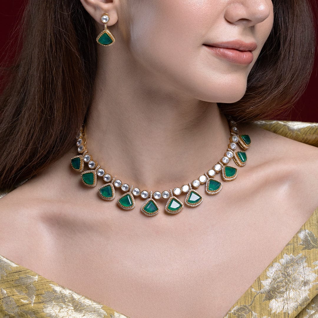 Aariniini Necklace Set