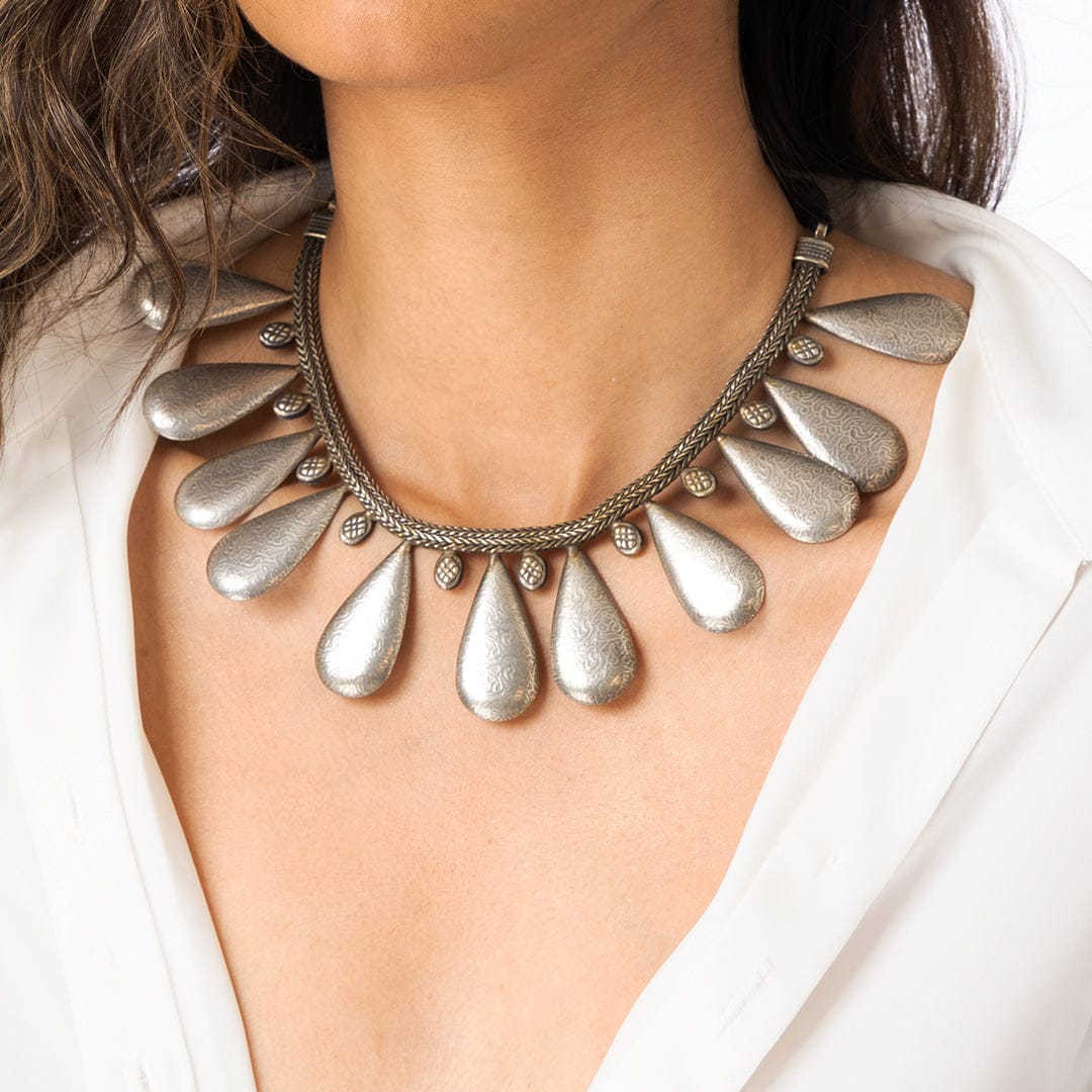 Bold Teardrop Statement Necklace - Image 3