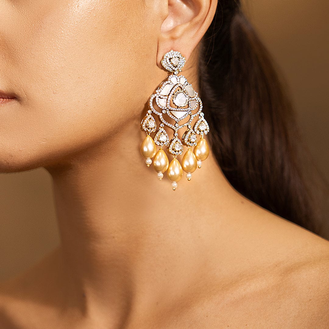 Chic Golden Goddess Earrings - Image 3