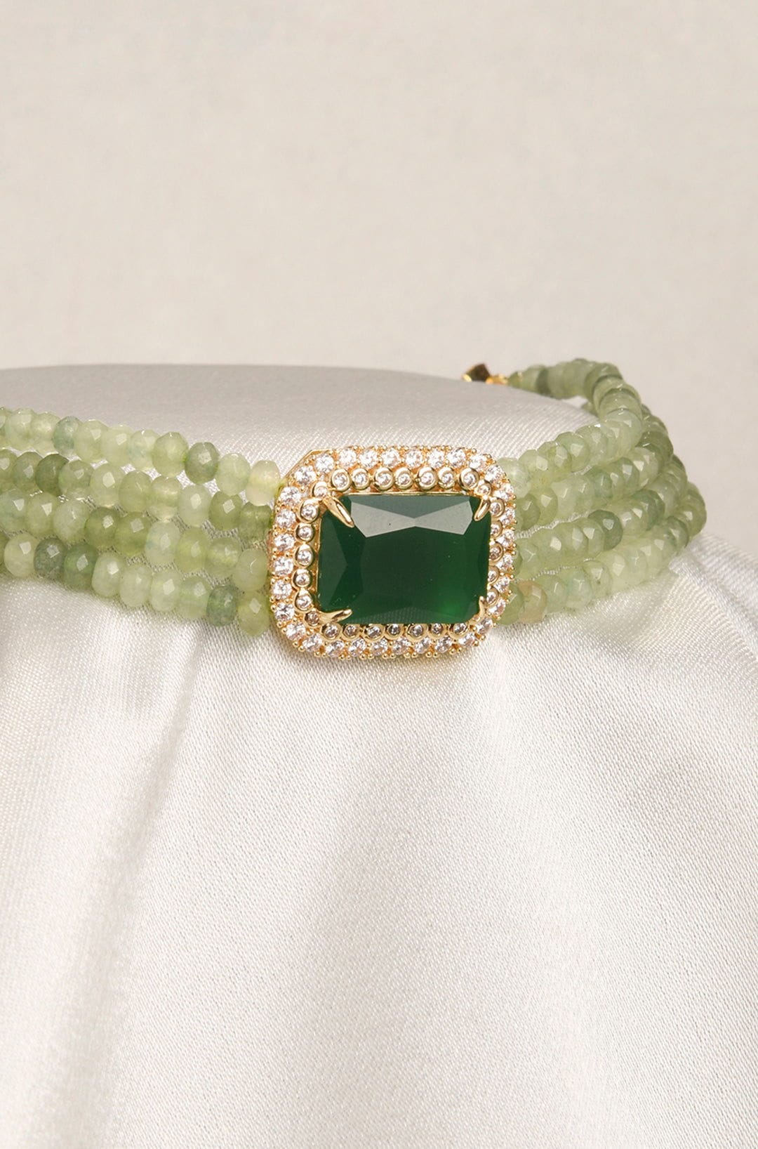 Elegant Green Choker - Image 4