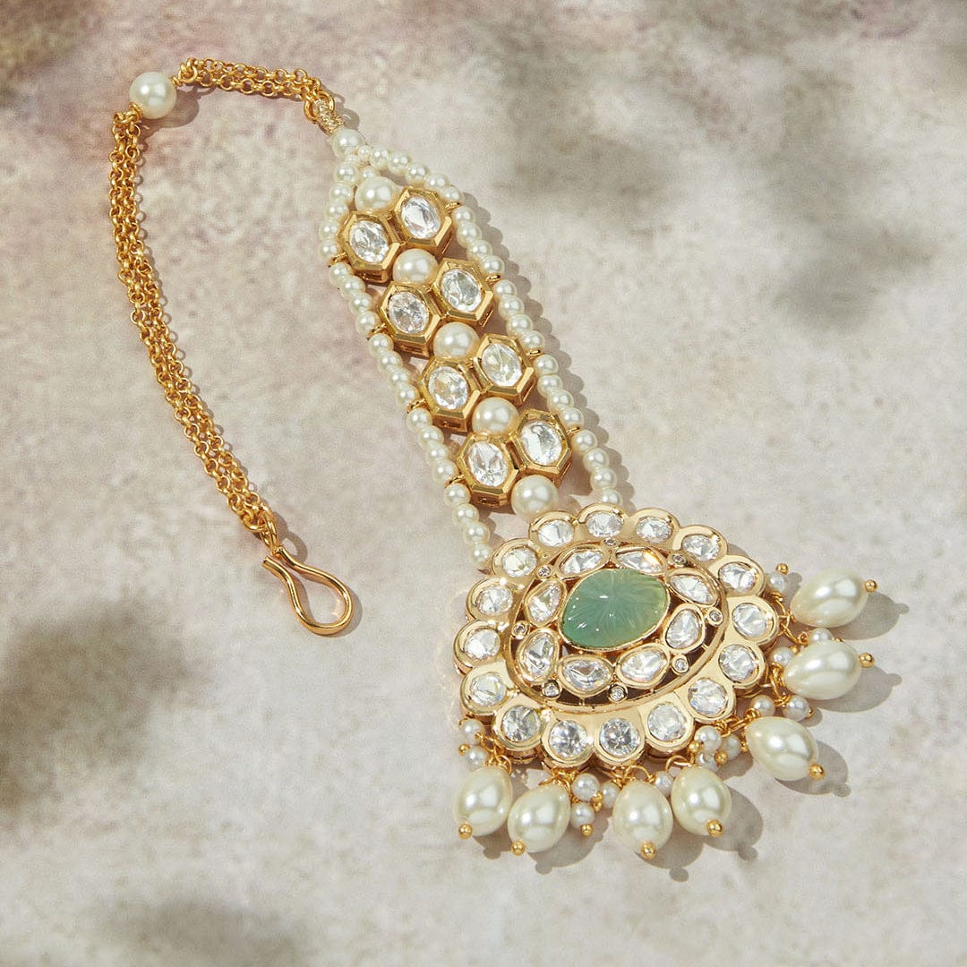 Gold Tone Green & White Maang Tikka - Image 3