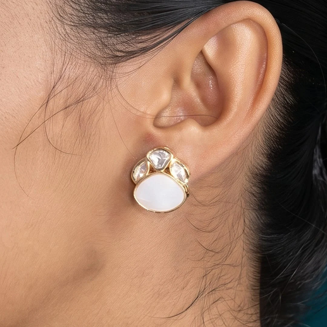 Lavika Stud Earrings