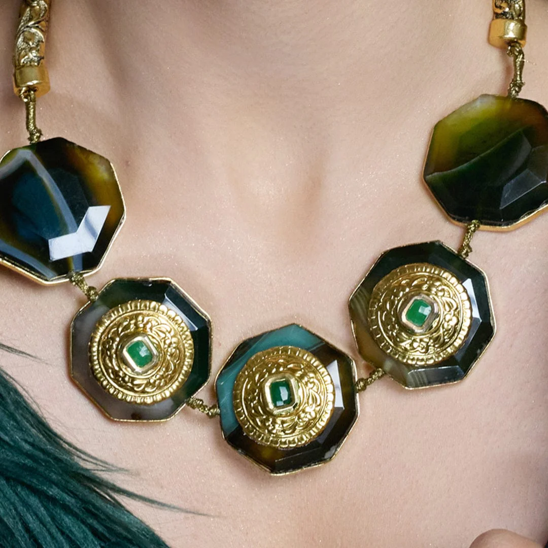 Majestic Black Aura Choker - Image 3