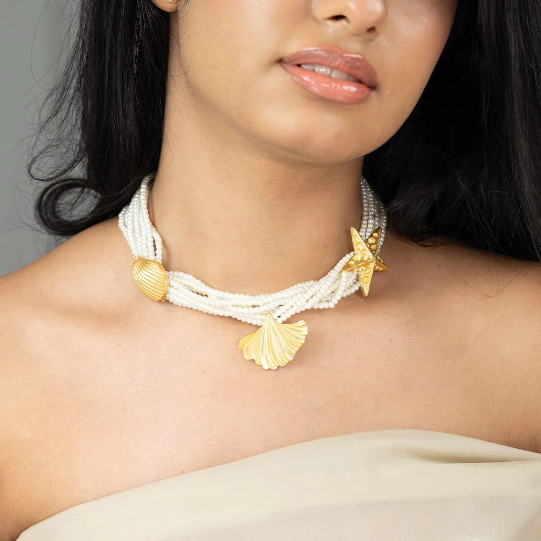 Mevya Contemporary necklace