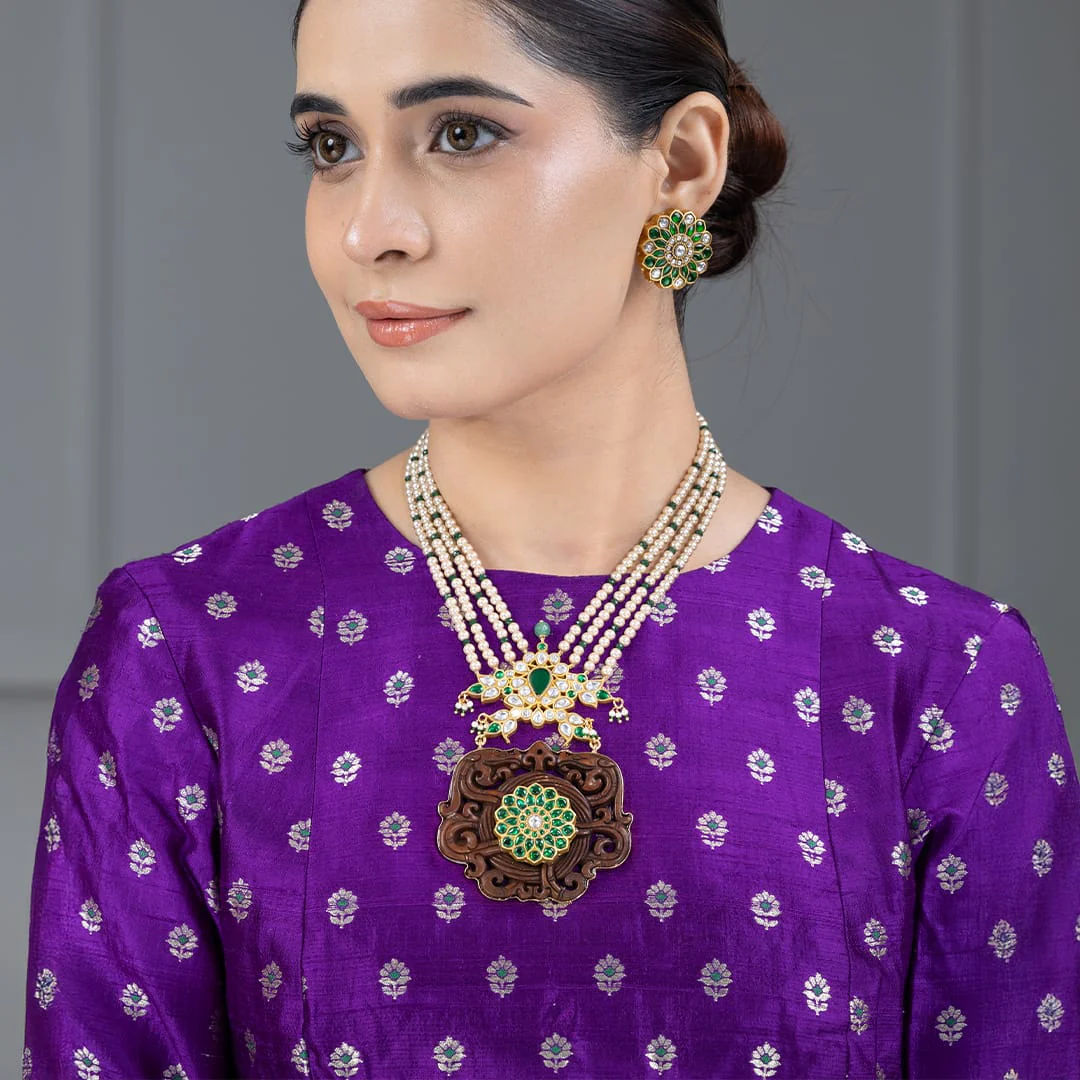Neika Necklace Set
