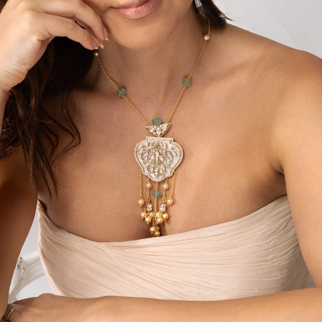 Ornate Pendant Necklace Set
