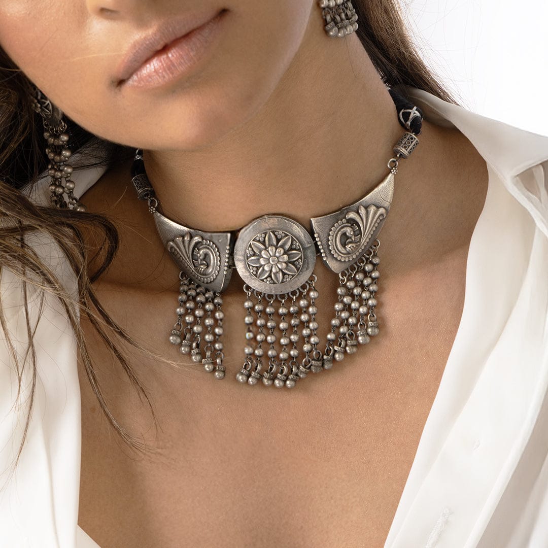Ornate Tassel Necklace Set