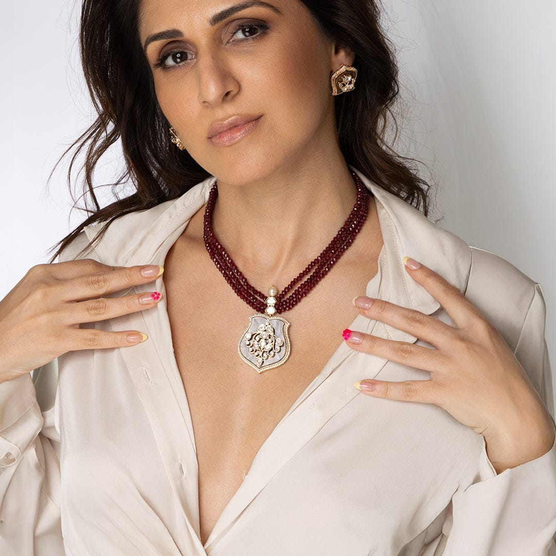 Red Bead Shield Necklace Set - Image 3