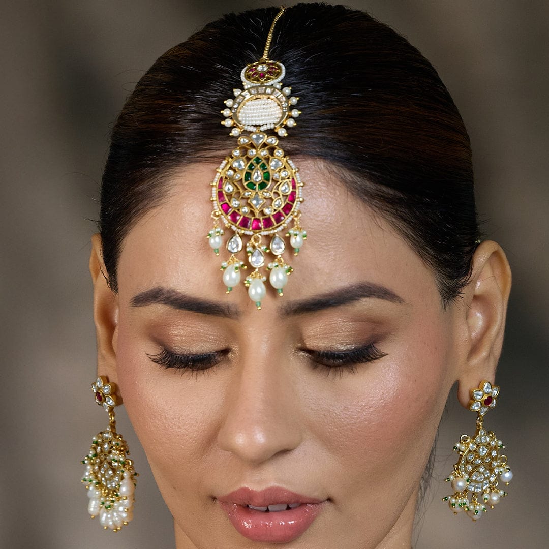Regal Radiance Maang Tikka