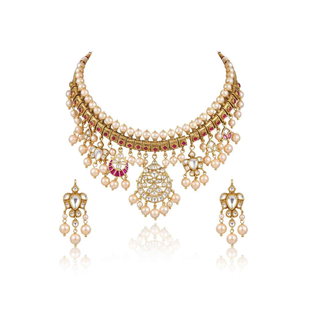 Royal Kundan Golden Necklace set - Image 4