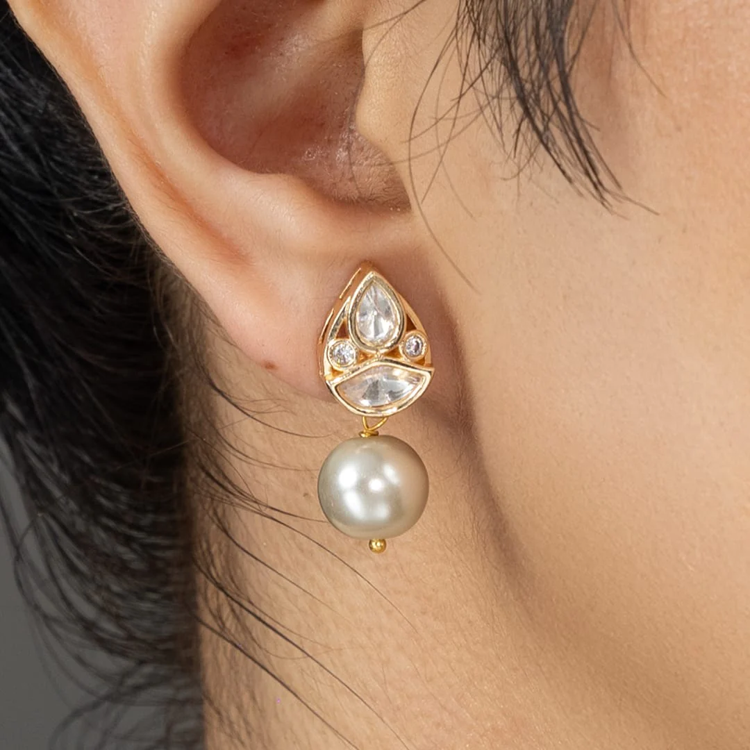 Saaya Drop Earrings
