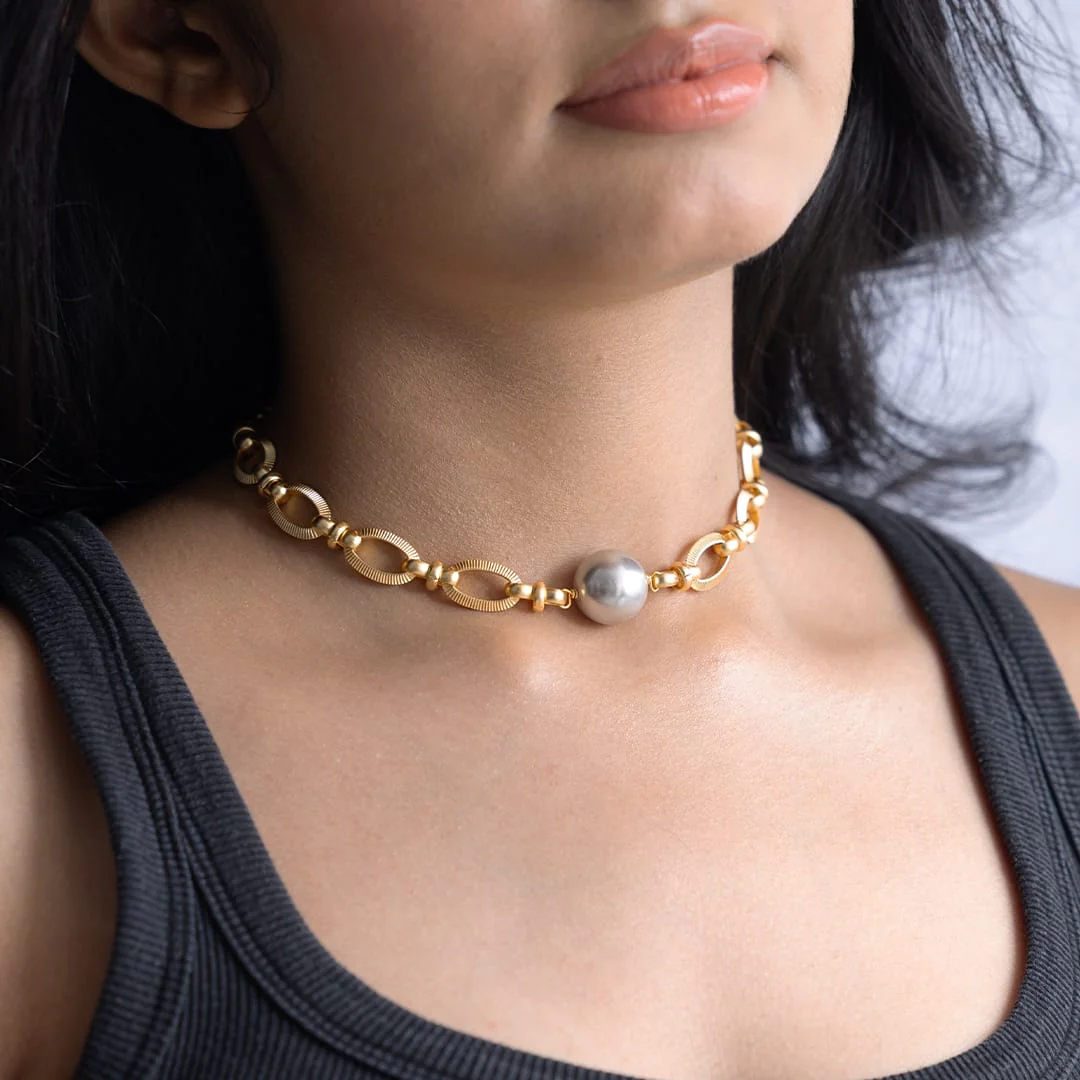 Sovika Pearl Necklace