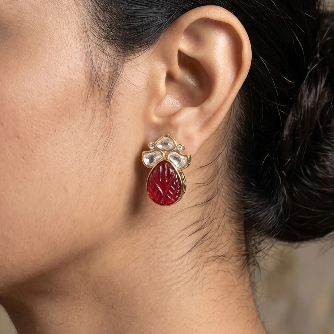 Suvaya Stud Earrings