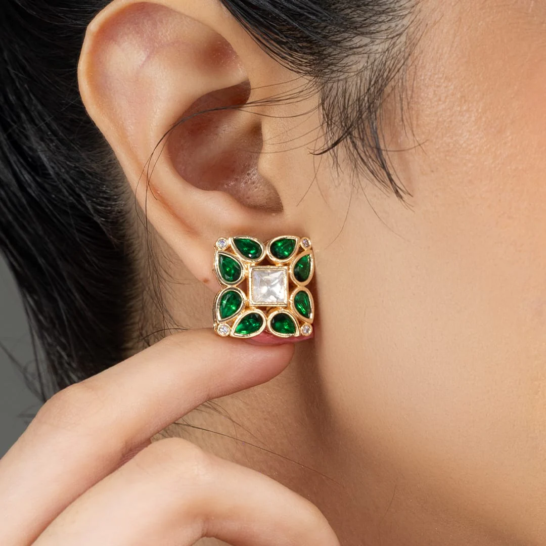 Avyara Stud Earrings