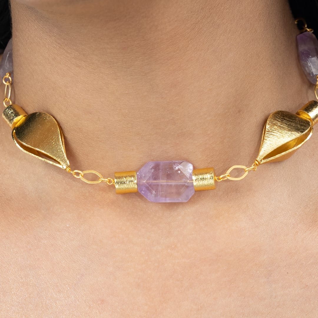 Vareya Short Necklace - Image 3