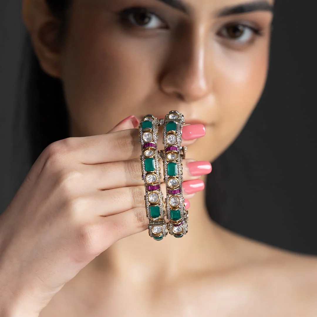 Vayra Bangle