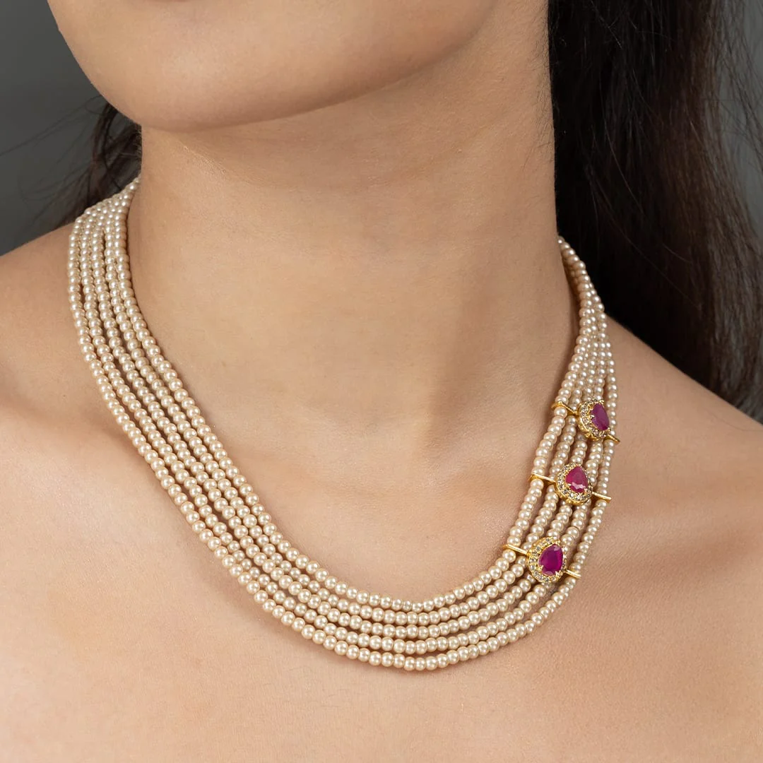 Viraya Pearl Necklace - Image 3