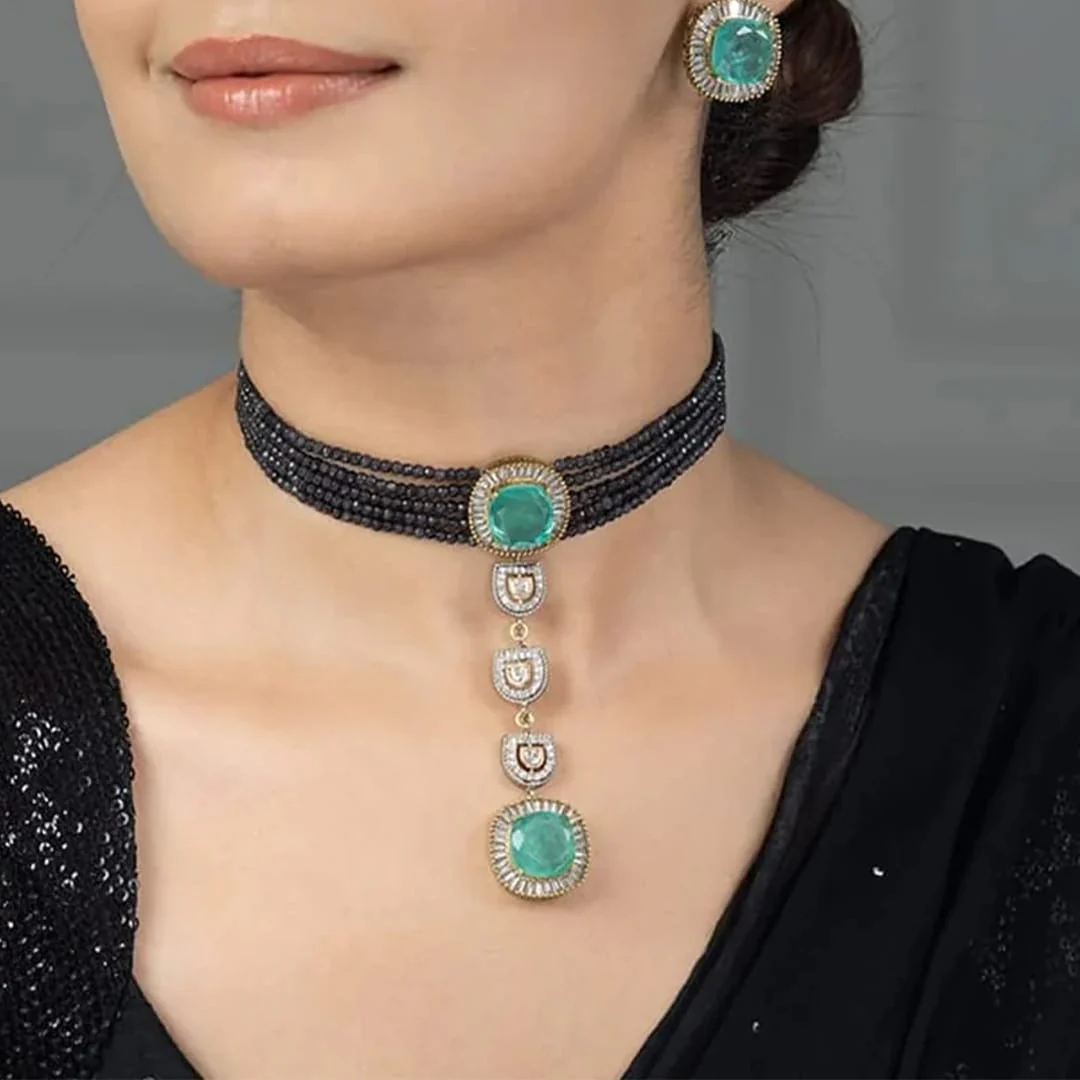 Vivya Necklace Set